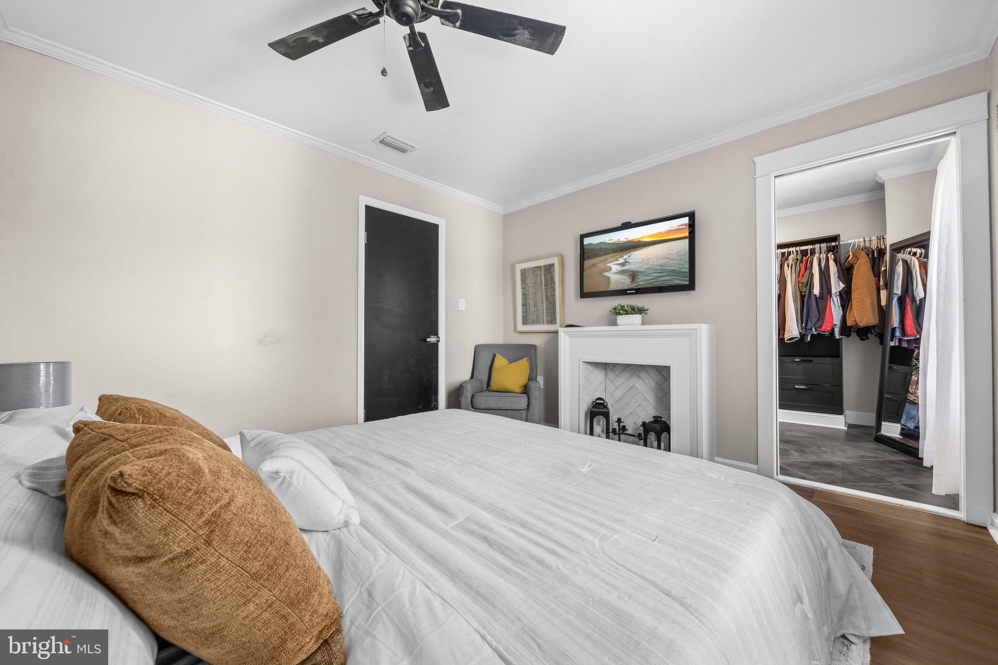 14206 ROYAL OAK LANE