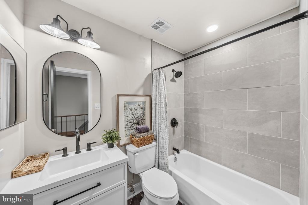 14206 ROYAL OAK LANE