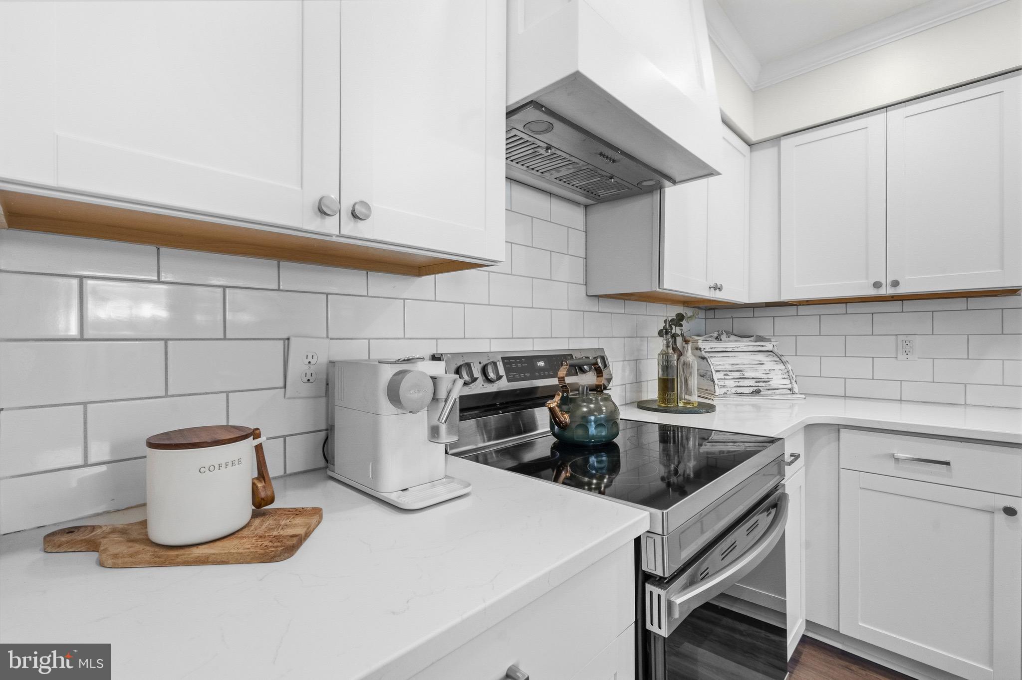 14206 ROYAL OAK LANE