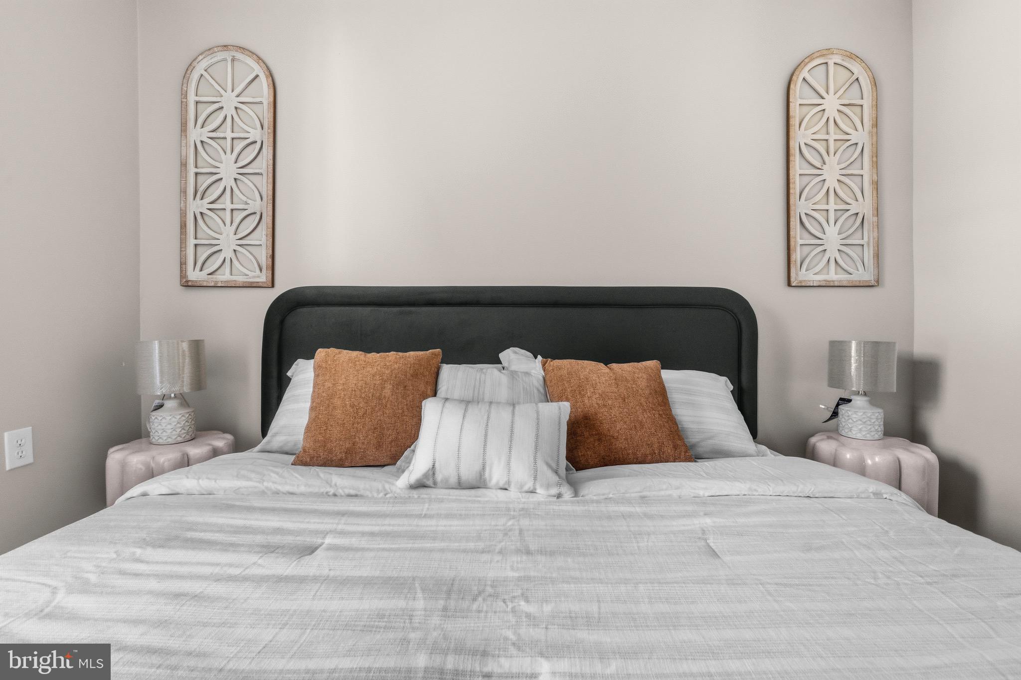 14206 ROYAL OAK LANE