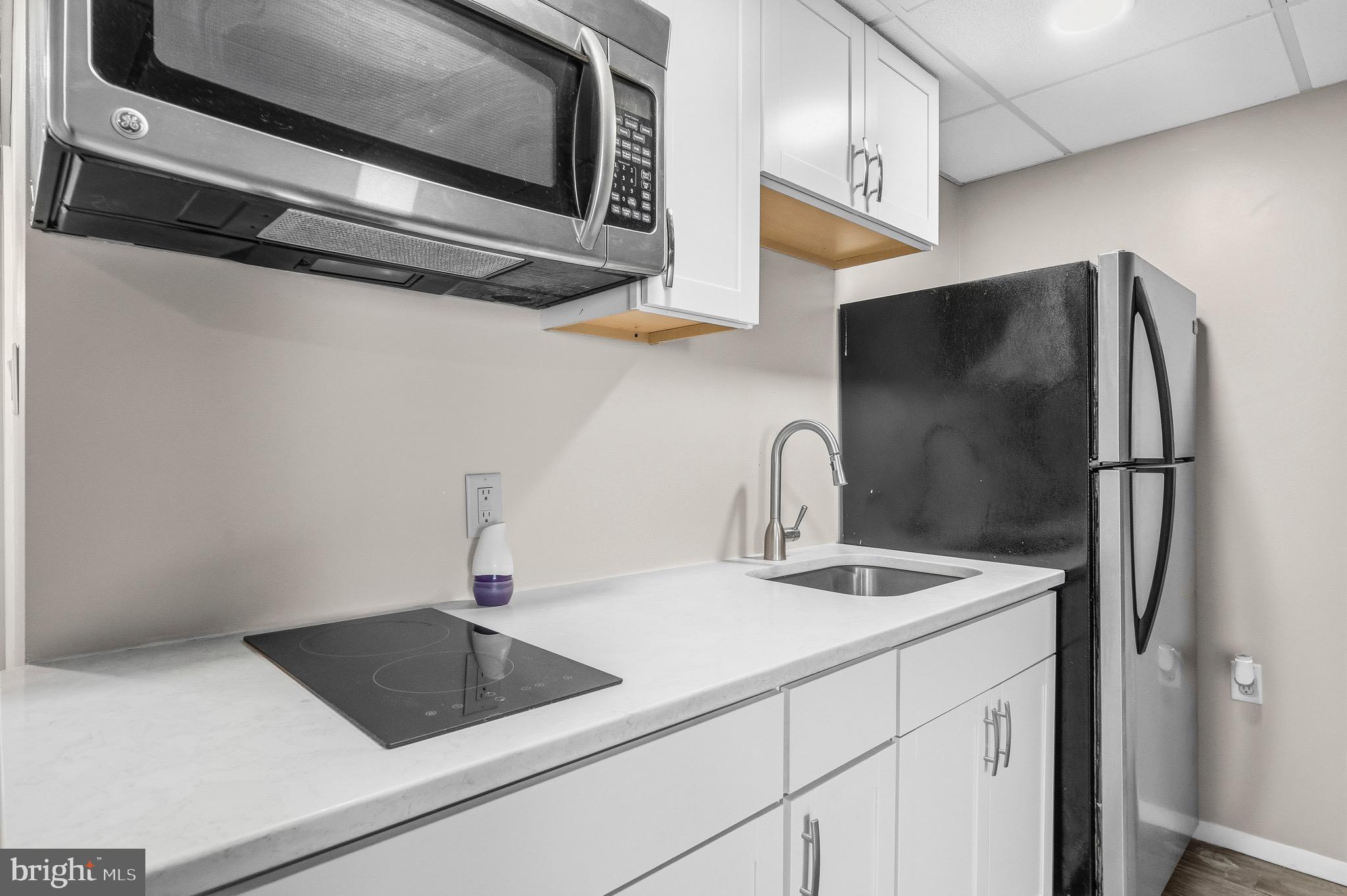 14206 ROYAL OAK LANE