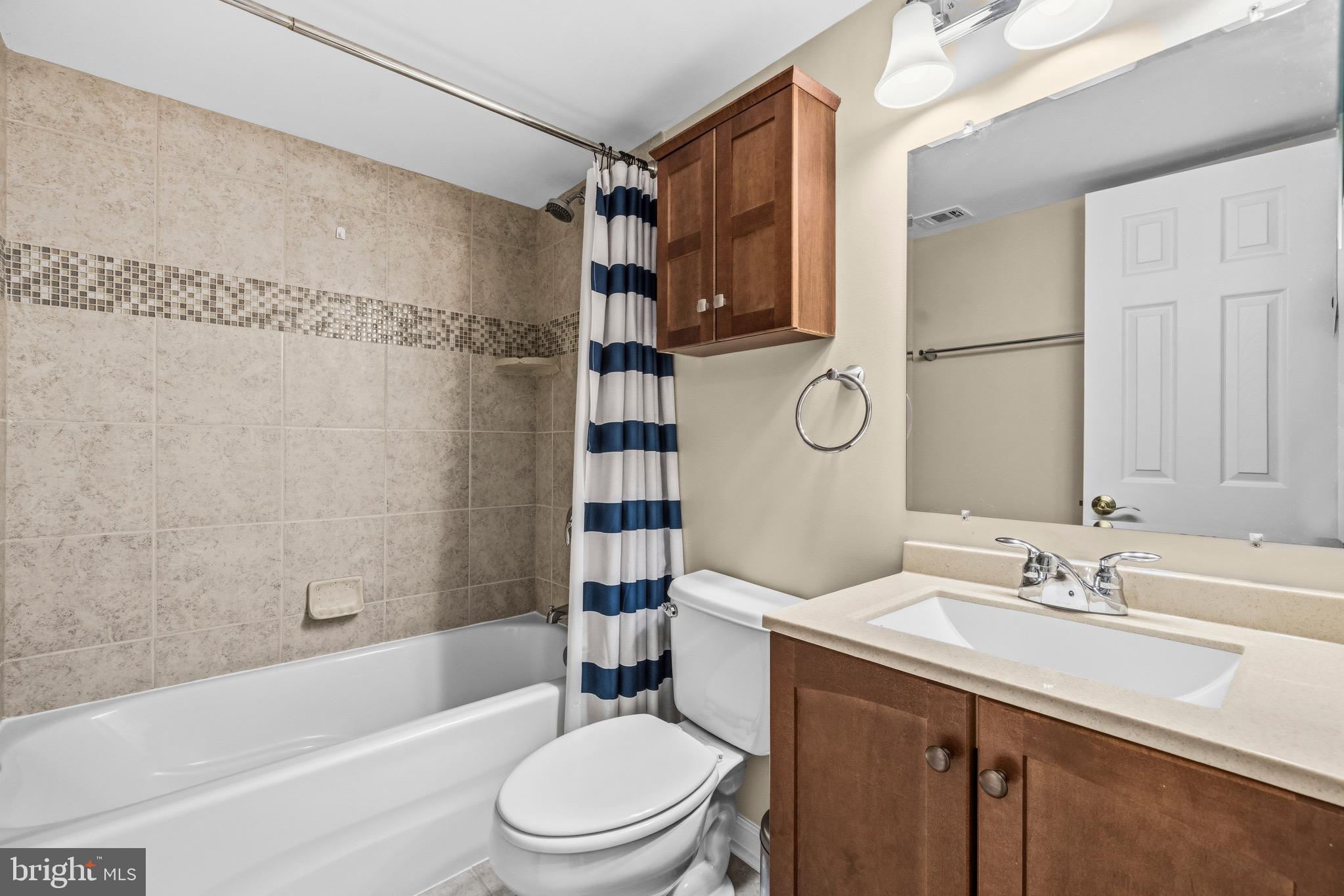 2116 GREEN WATCH WAY 200D