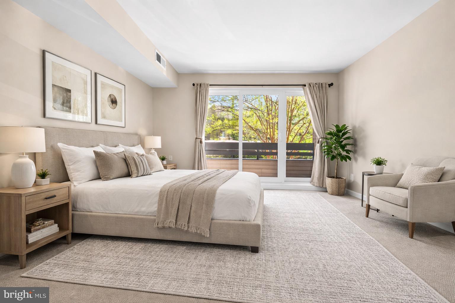 2116 GREEN WATCH WAY 200D