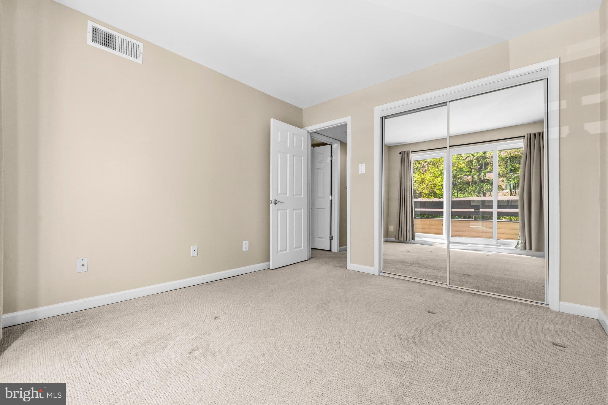 2116 GREEN WATCH WAY 200D