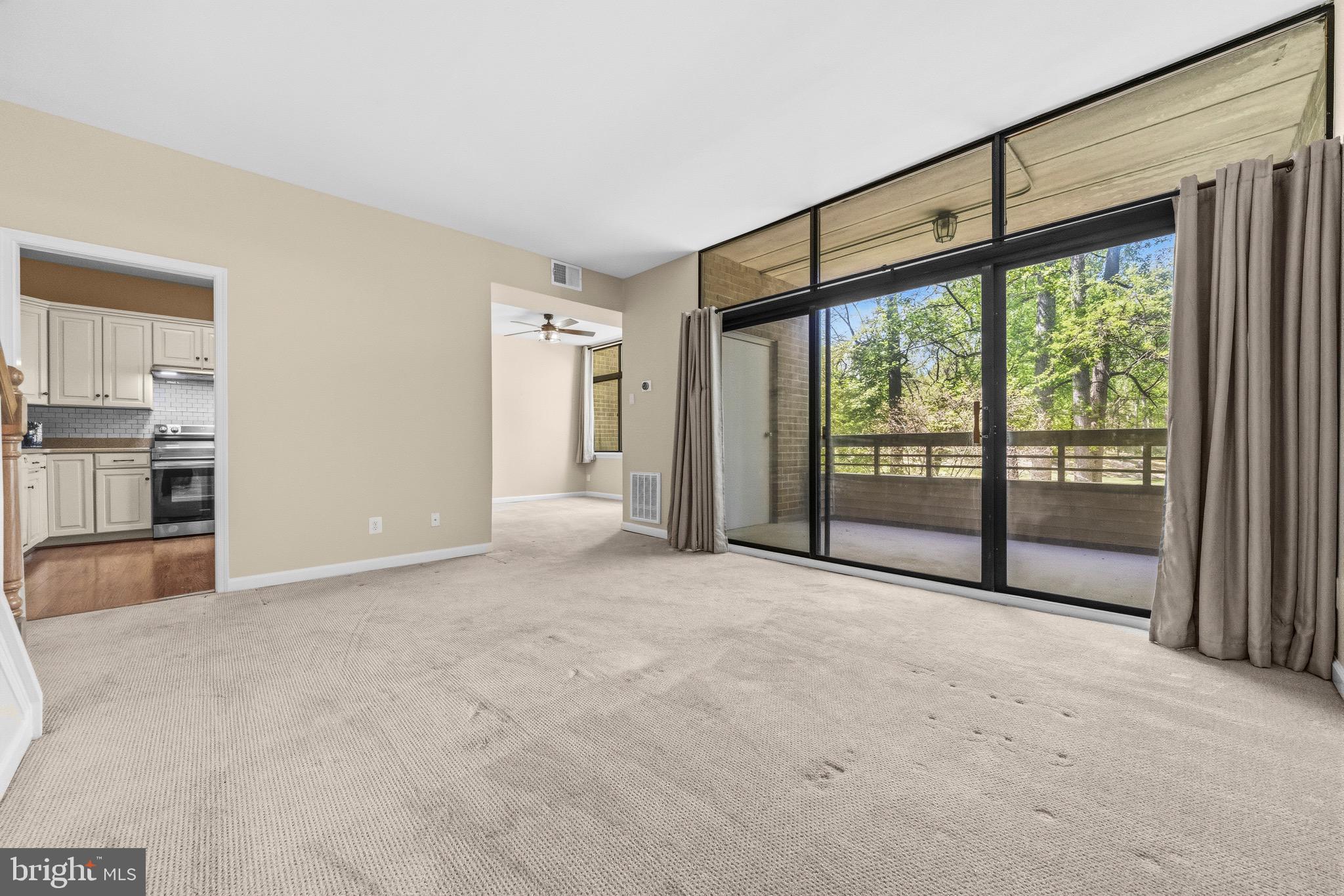 2116 GREEN WATCH WAY 200D