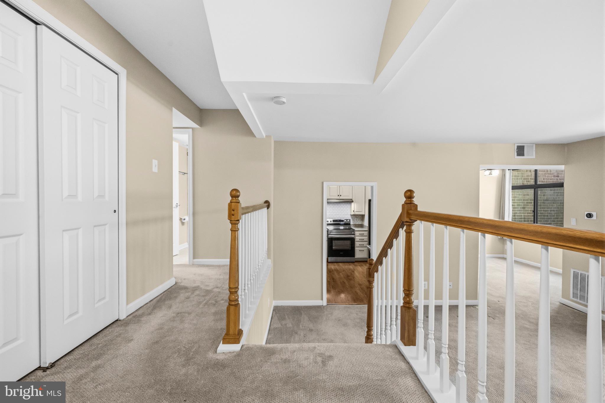 2116 GREEN WATCH WAY 200D