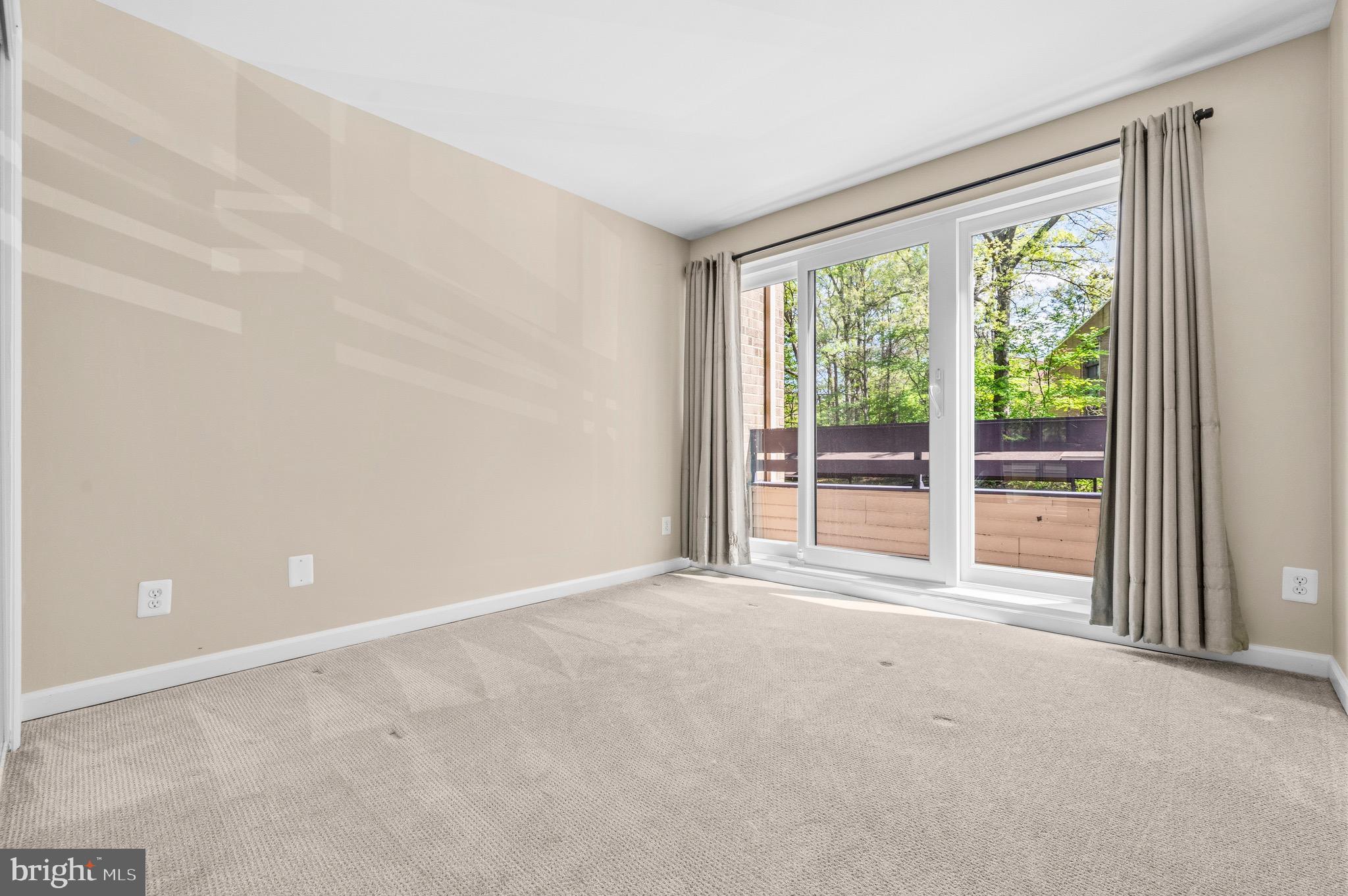 2116 GREEN WATCH WAY 200D