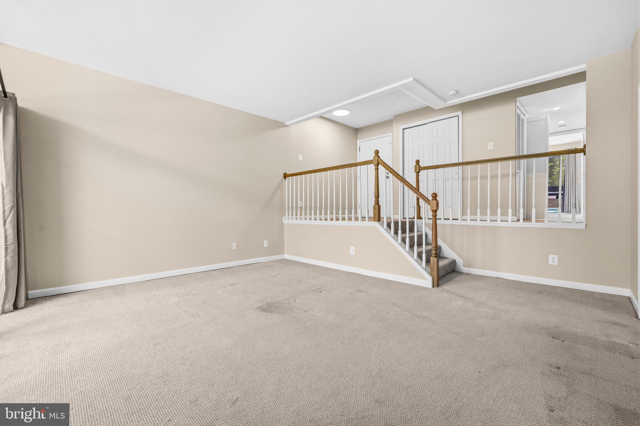 2116 GREEN WATCH WAY 200D