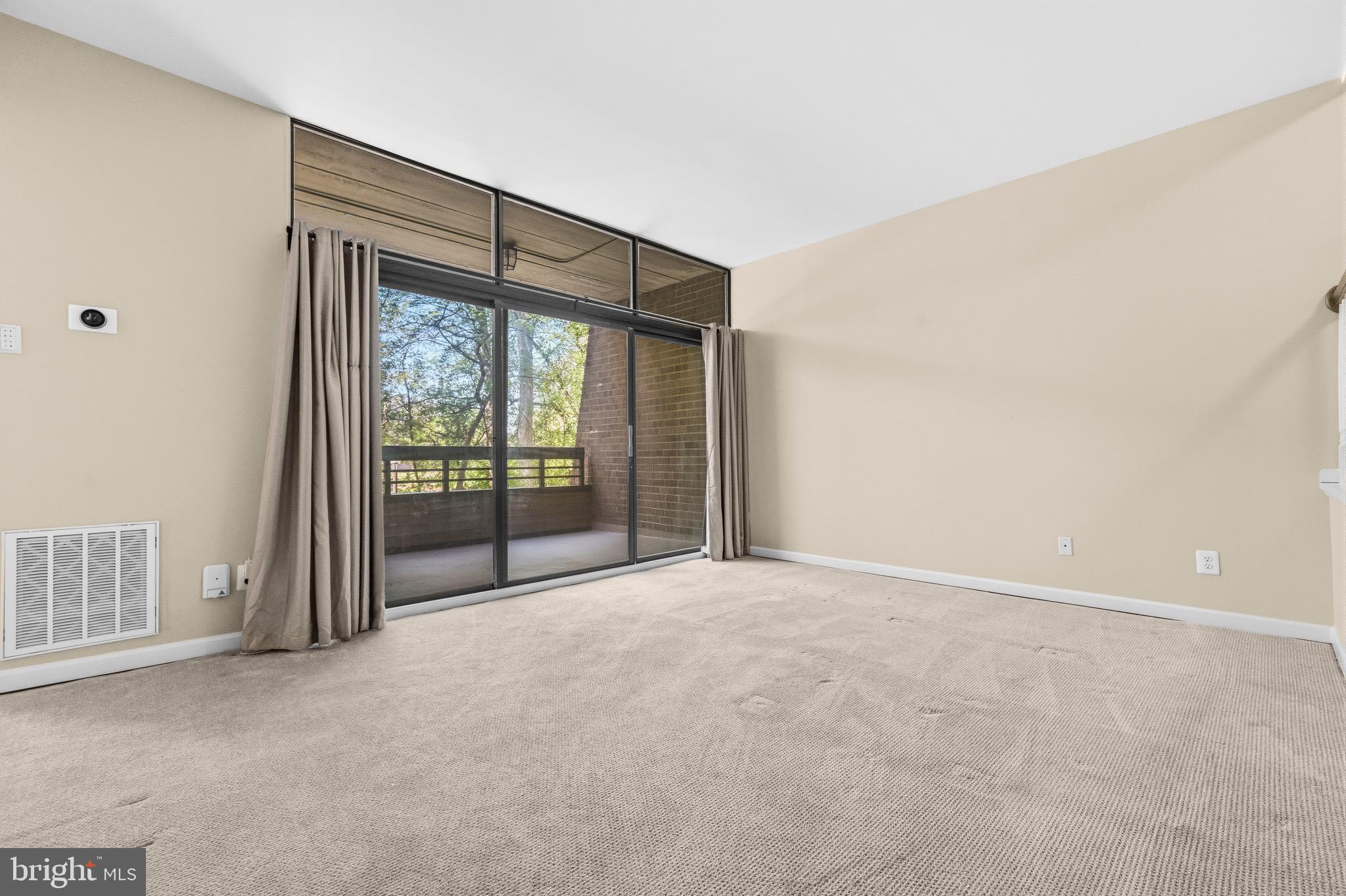 2116 GREEN WATCH WAY 200D