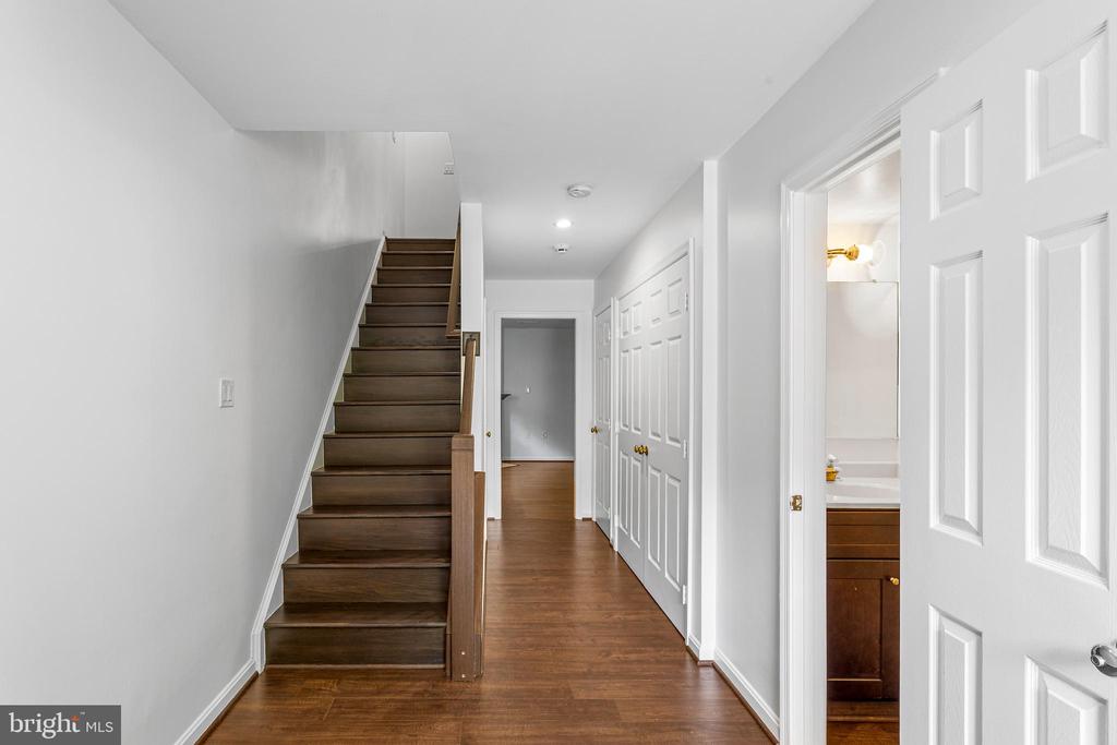 9348 MCCARTHY WOODS COURT