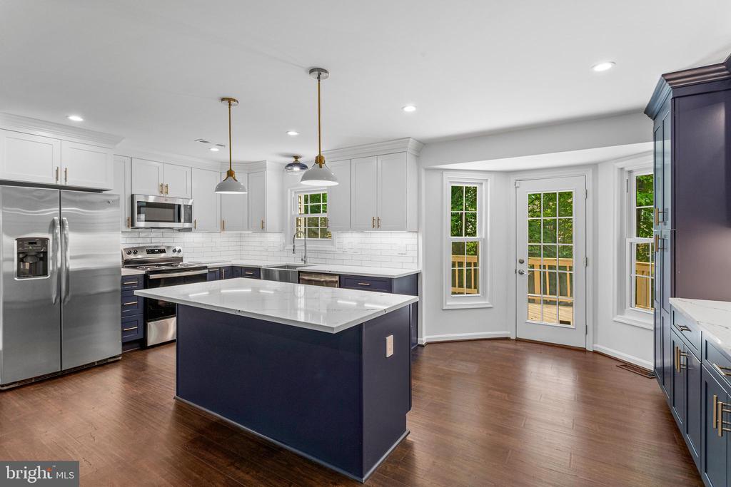9348 MCCARTHY WOODS COURT