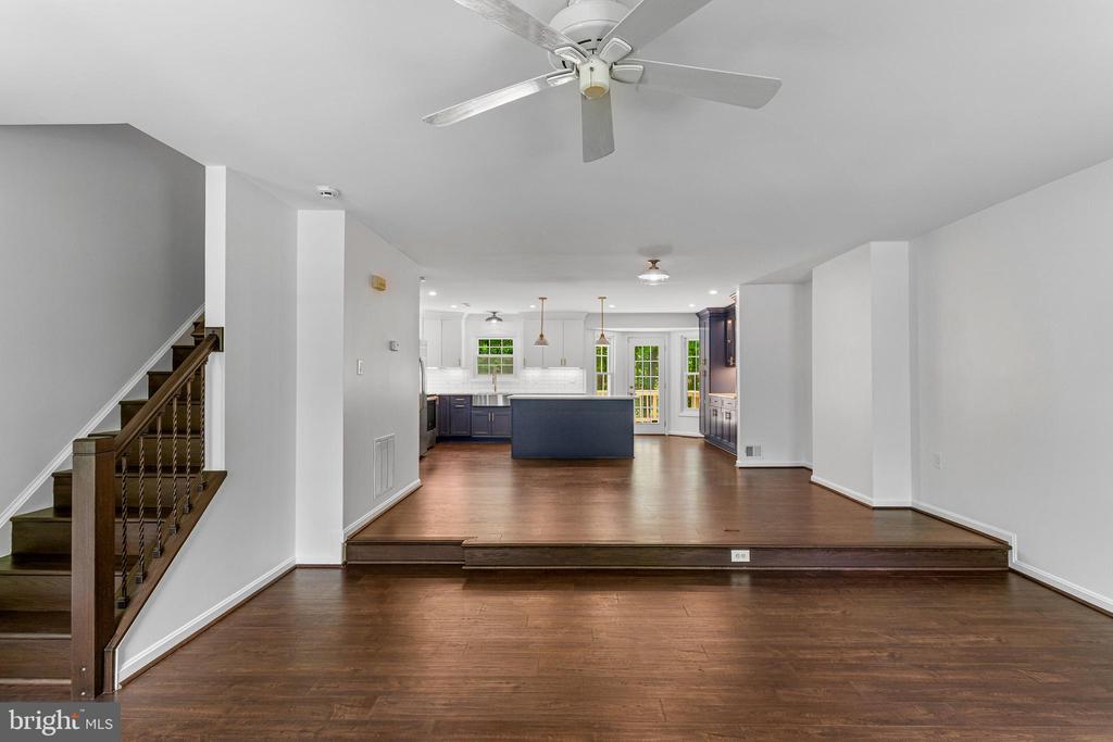 9348 MCCARTHY WOODS COURT