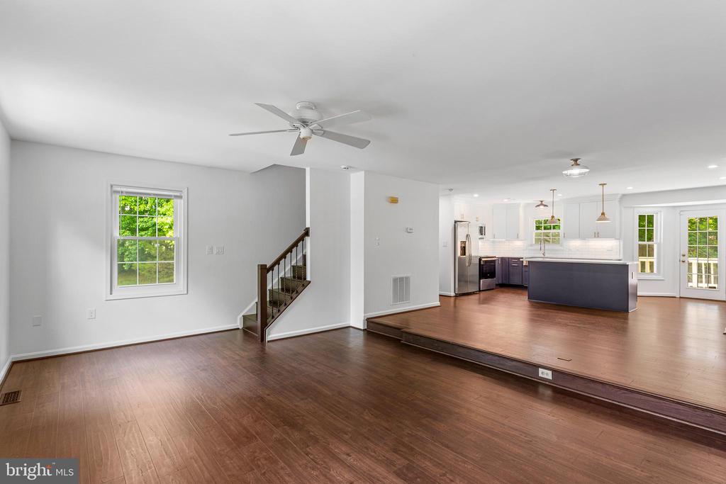 9348 MCCARTHY WOODS COURT