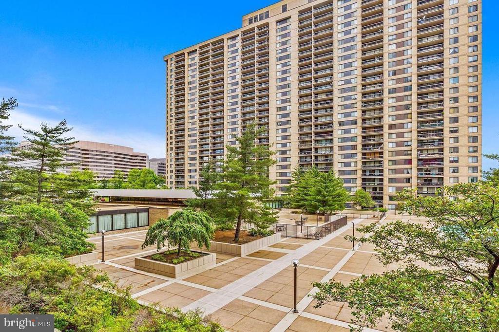 3701 S GEORGE MASON DRIVE Unit: 1606N