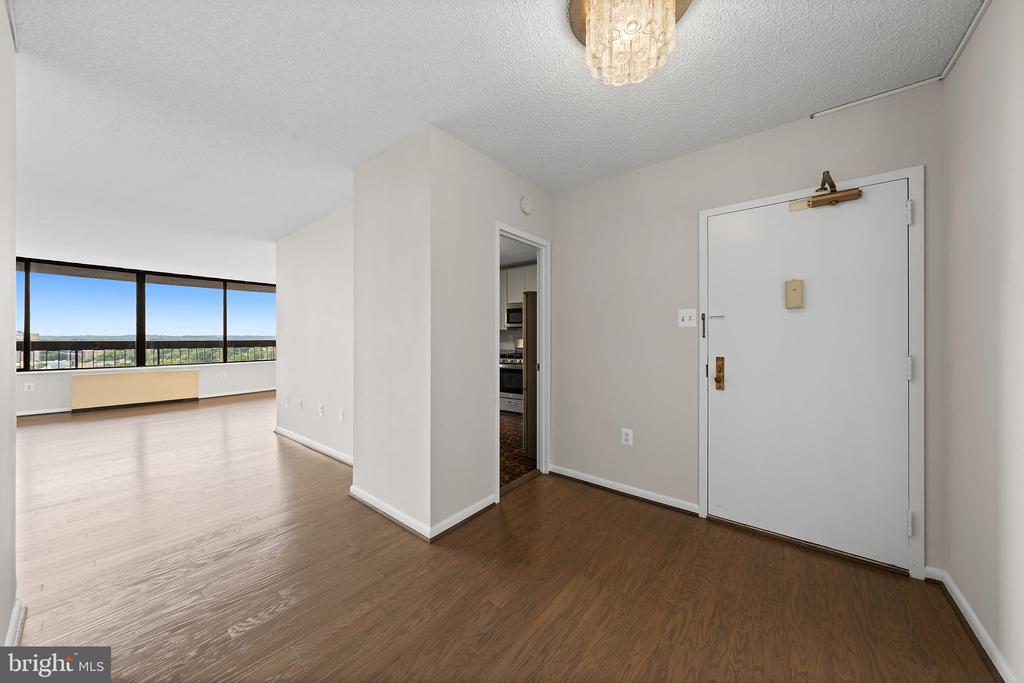 3701 S GEORGE MASON DRIVE Unit: 1606N