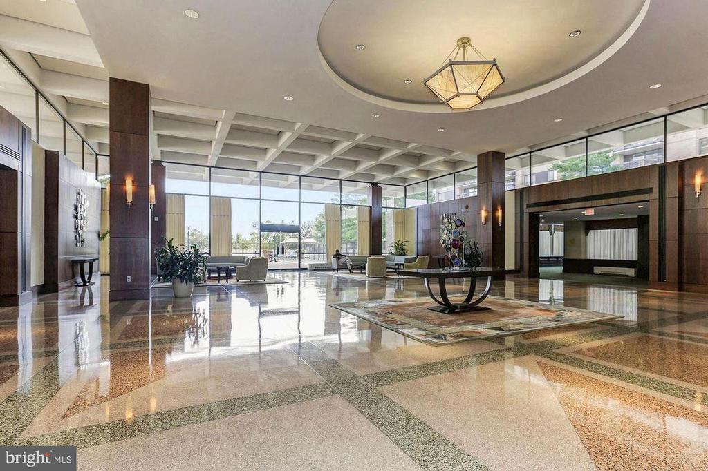 3701 S GEORGE MASON DRIVE Unit: 1606N