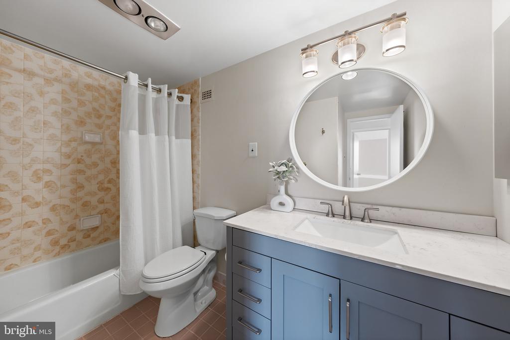 3701 S GEORGE MASON DRIVE Unit: 1606N