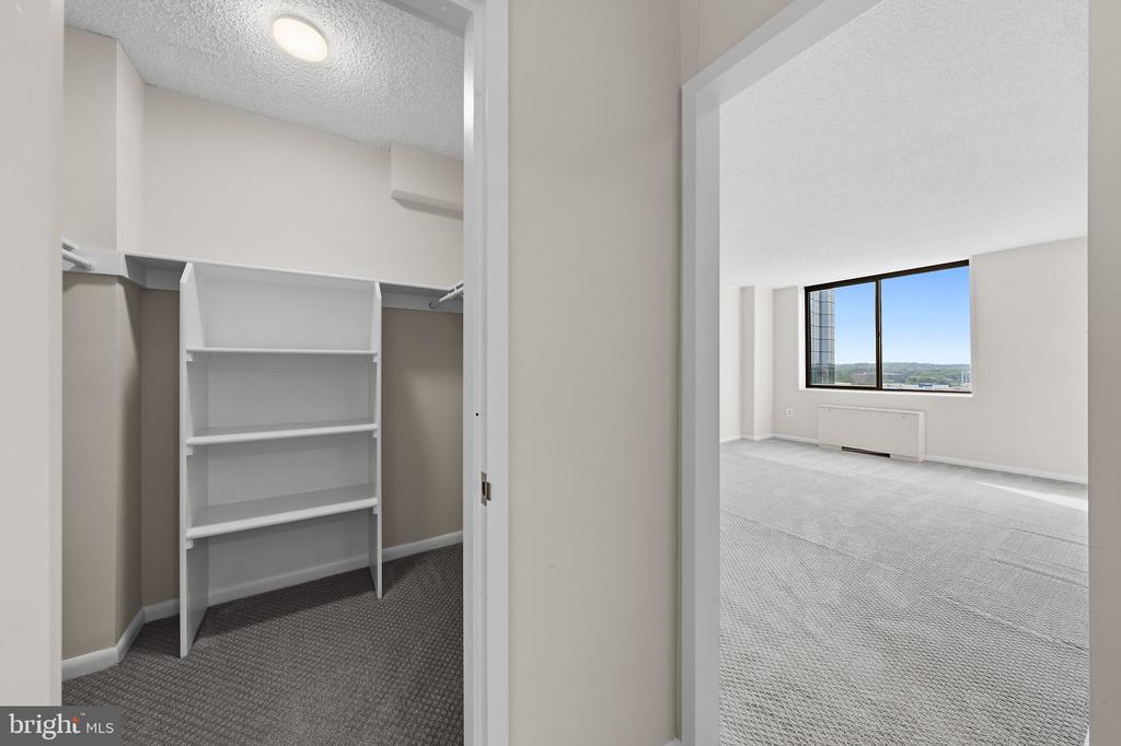 3701 S GEORGE MASON DRIVE Unit: 1606N