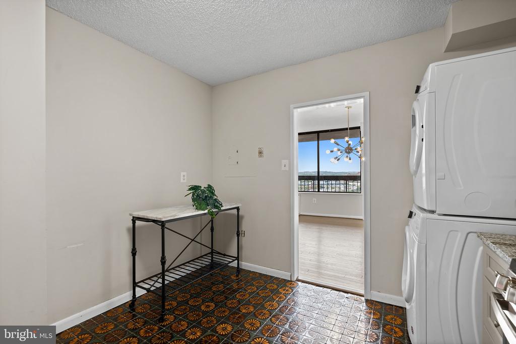 3701 S GEORGE MASON DRIVE Unit: 1606N