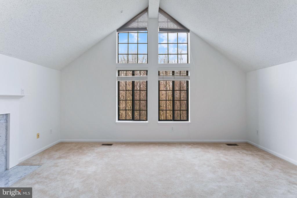 6008 MERSEY OAKS WAY Unit: 3FGOING EASRT ON