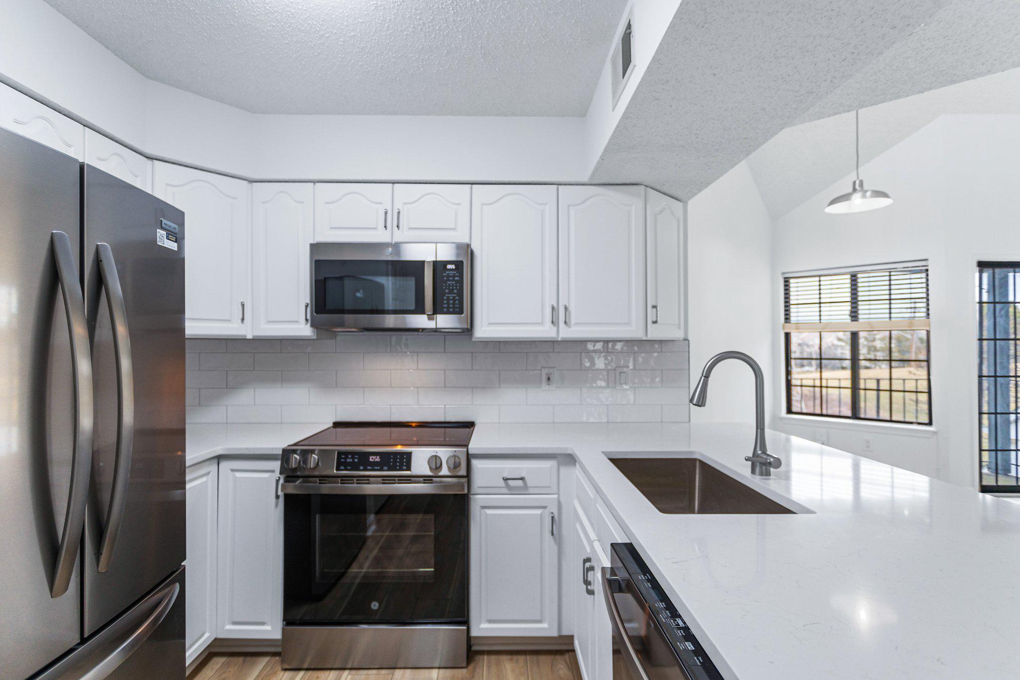 6008 MERSEY OAKS WAY Unit: 3FGOING EASRT ON