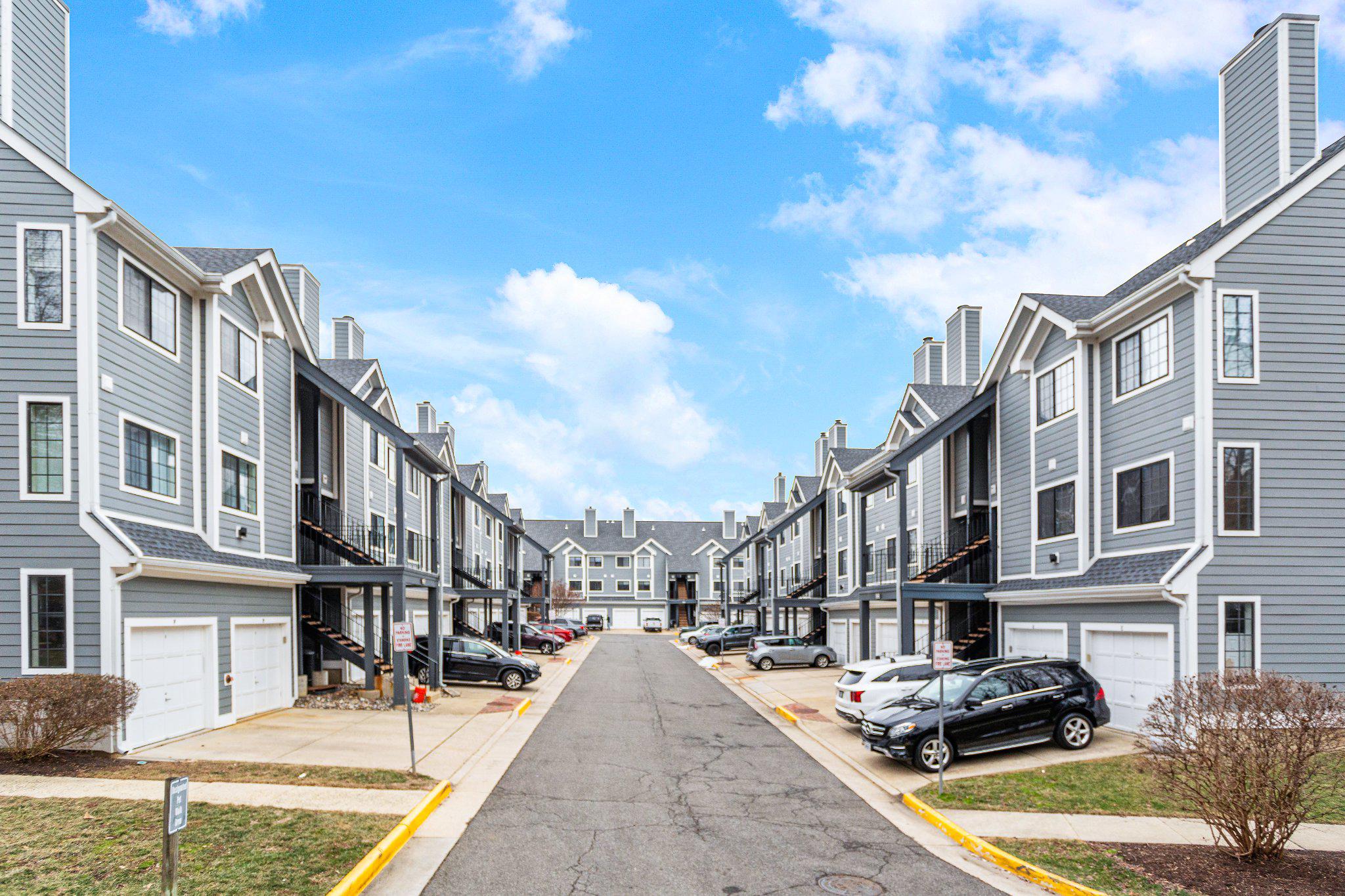 6008 MERSEY OAKS WAY Unit: 3FGOING EASRT ON