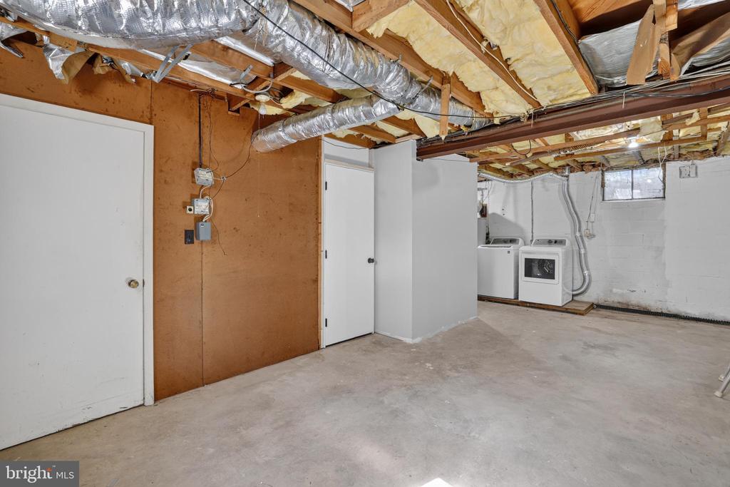 6104 SAINT JOHN DRIVE