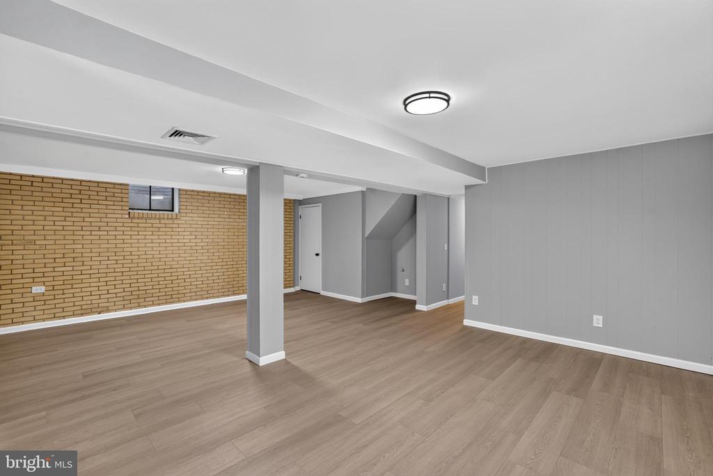 6104 SAINT JOHN DRIVE