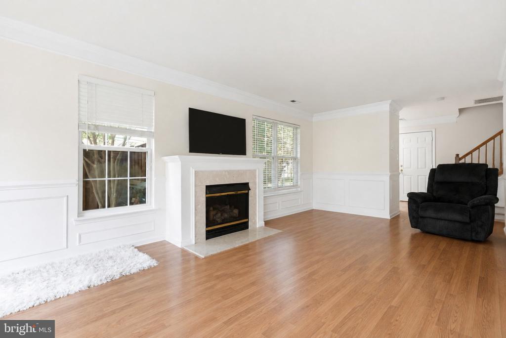 6318 FRANCONIA COMMONS DRIVE