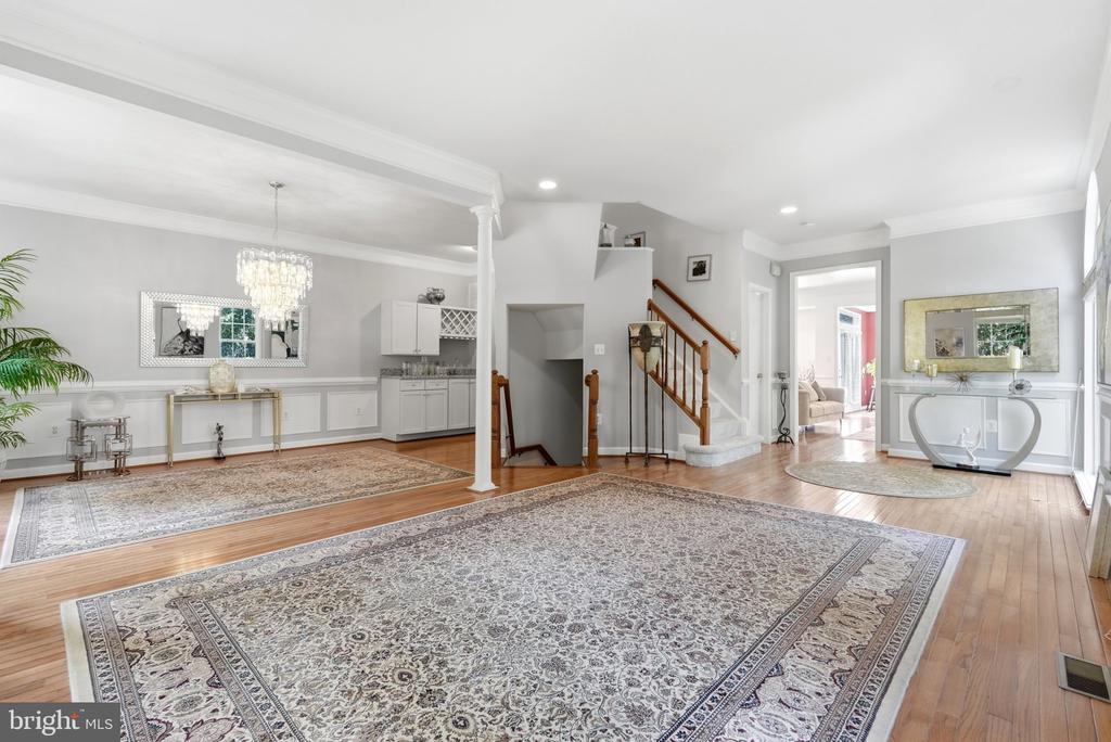 6318 FRANCONIA COMMONS DRIVE
