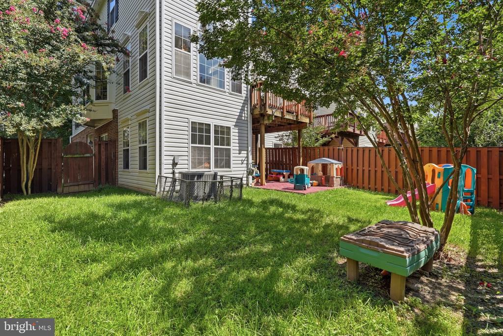 6318 FRANCONIA COMMONS DRIVE