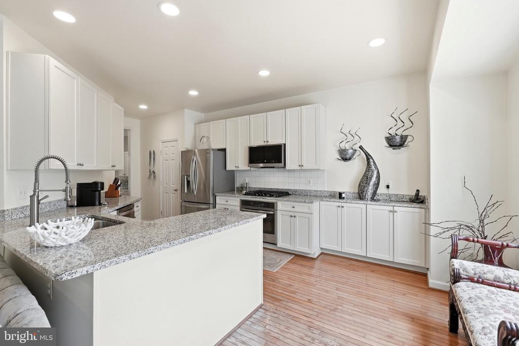 6318 FRANCONIA COMMONS DRIVE