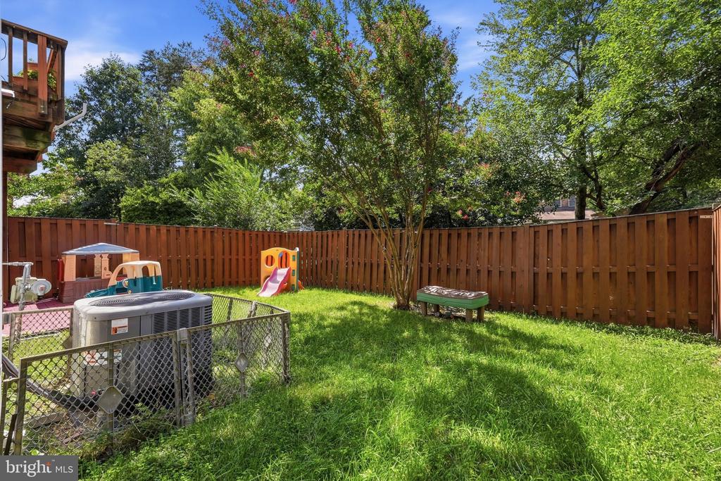 6318 FRANCONIA COMMONS DRIVE