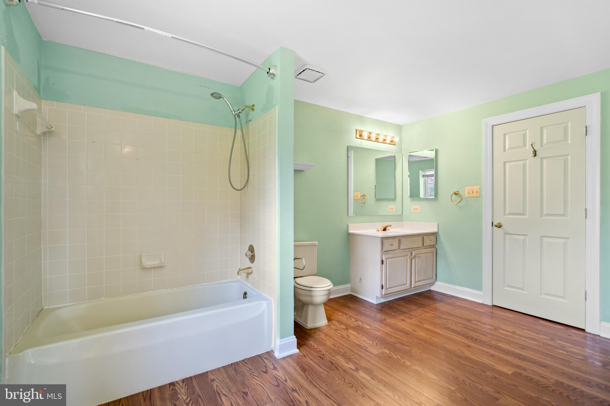 17001 Lakewood Ct #56