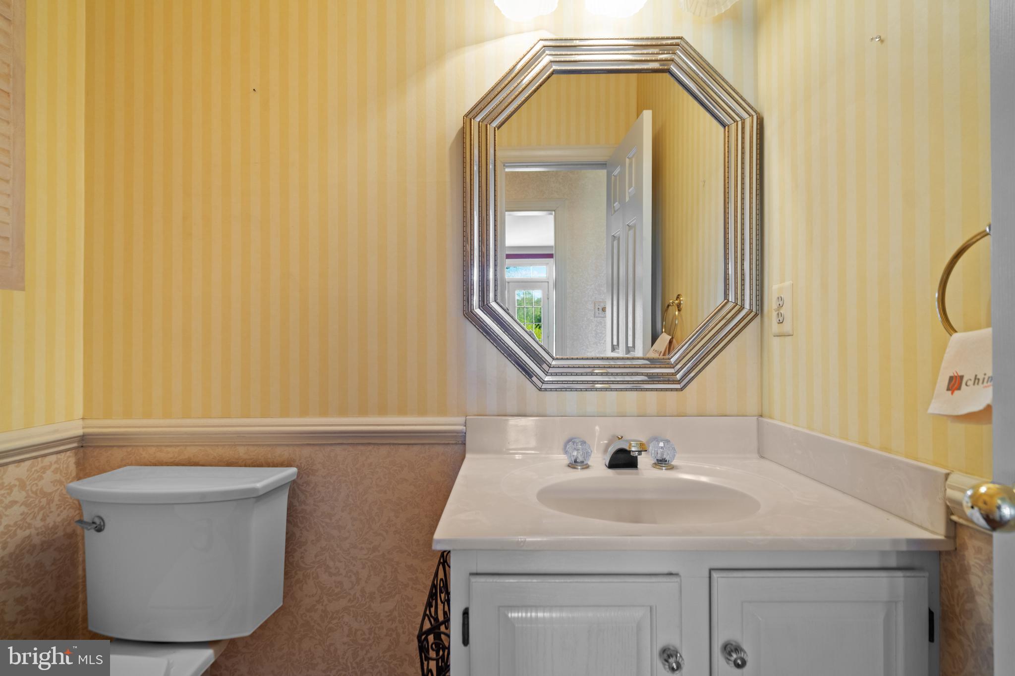 17001 Lakewood Ct #56