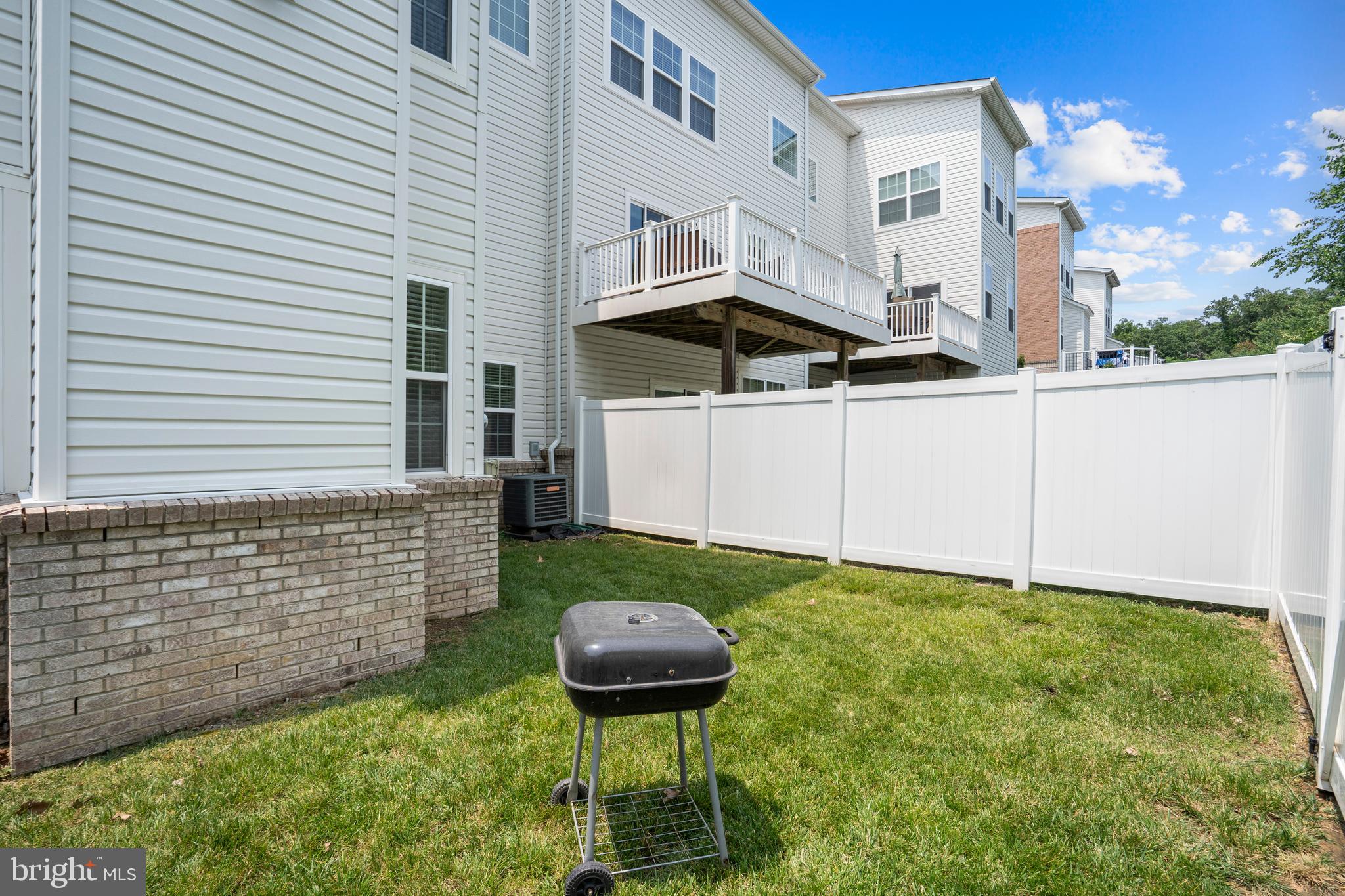 22672 FLOWING SPRING SQ