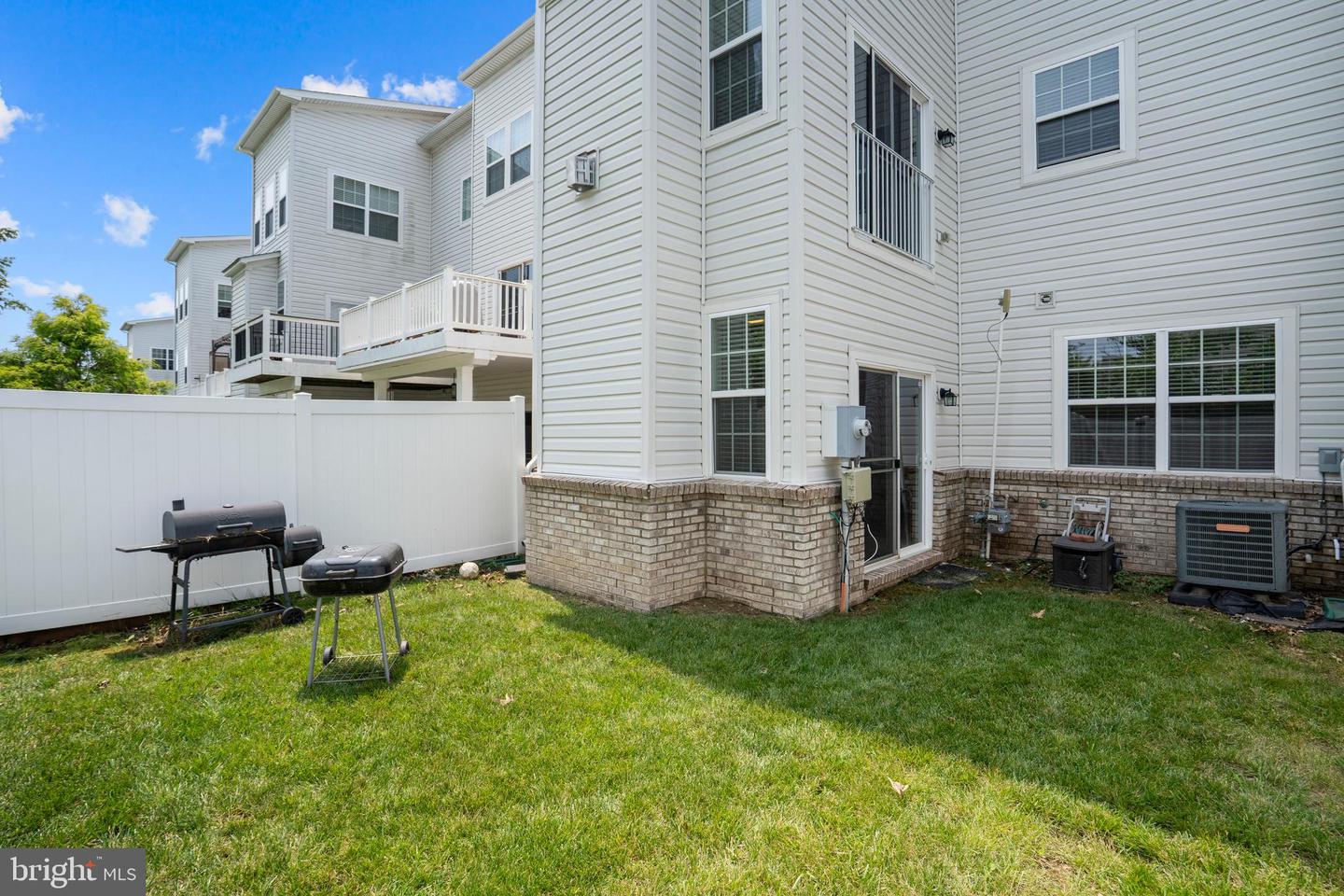 22672 FLOWING SPRING SQ