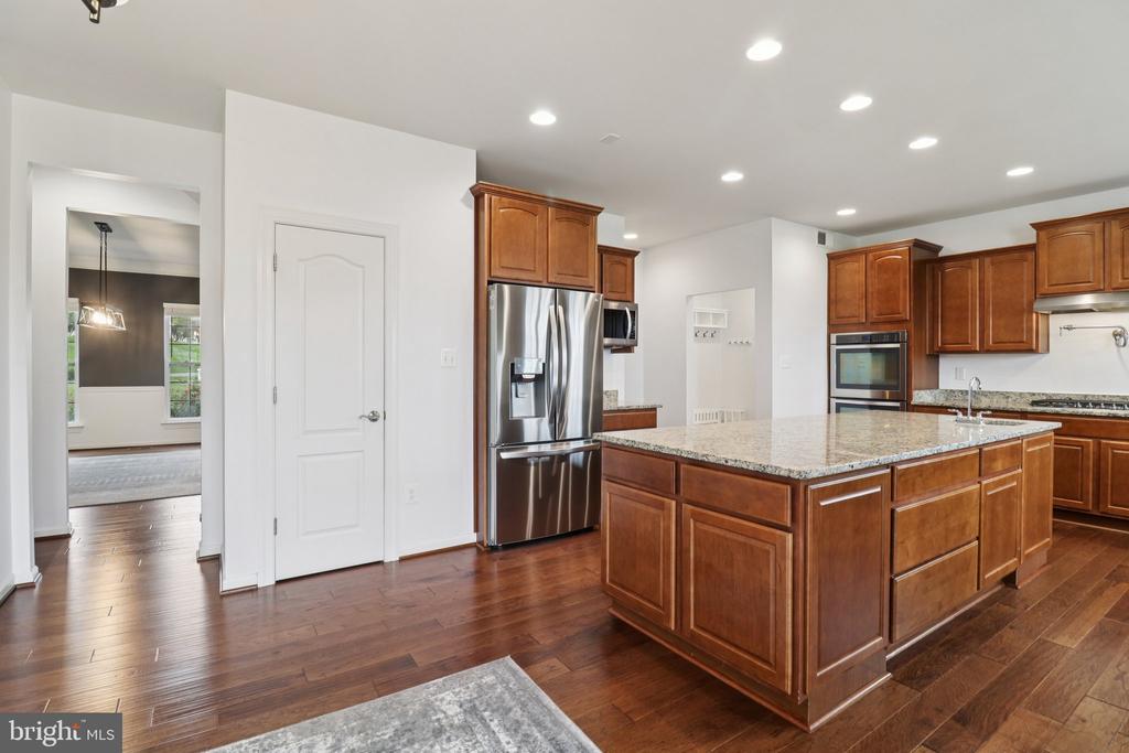 42719 PRAIRIE MERLIN COURT