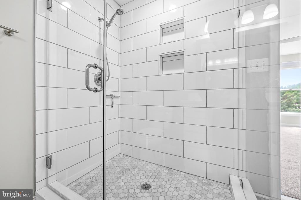 44154 NATALIE TERRACE 302