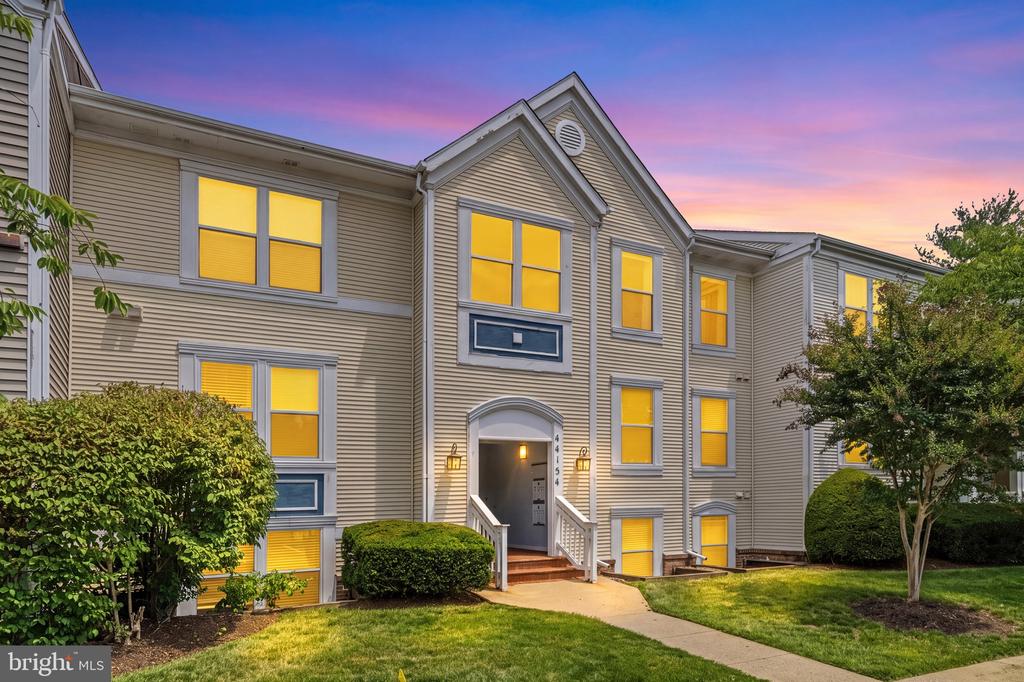 44154 NATALIE TERRACE 302