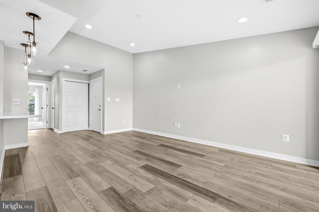 44154 NATALIE TERRACE 302