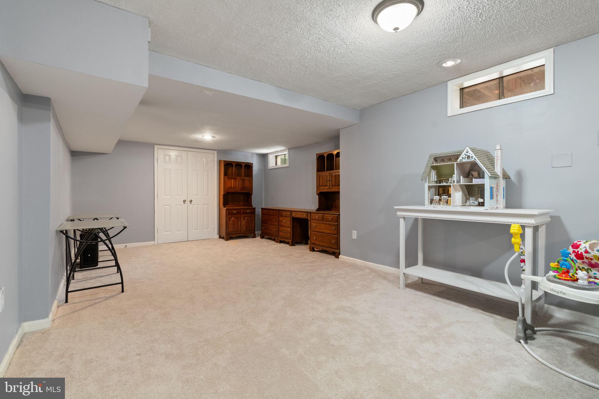 10195 Wistlewood Ct