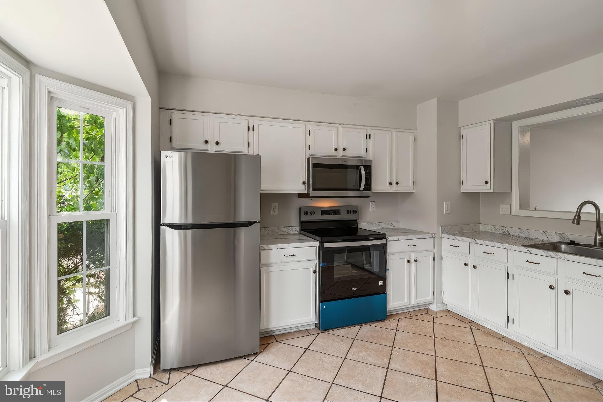 305 Moseby Ct