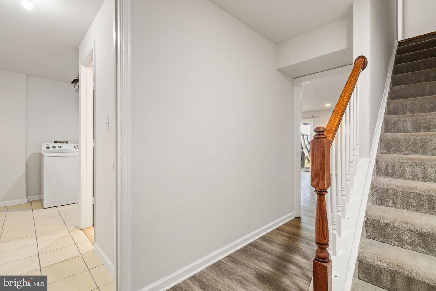 305 Moseby Ct