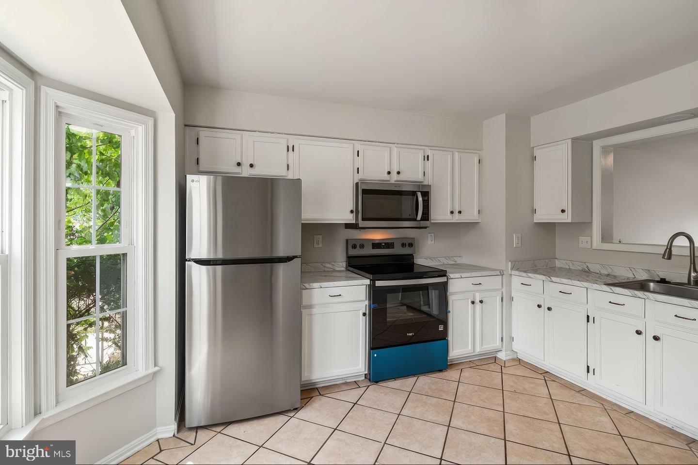 305 Moseby Ct