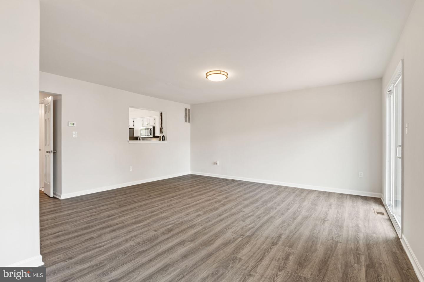 305 Moseby Ct