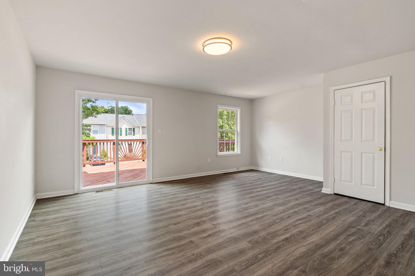 305 Moseby Ct