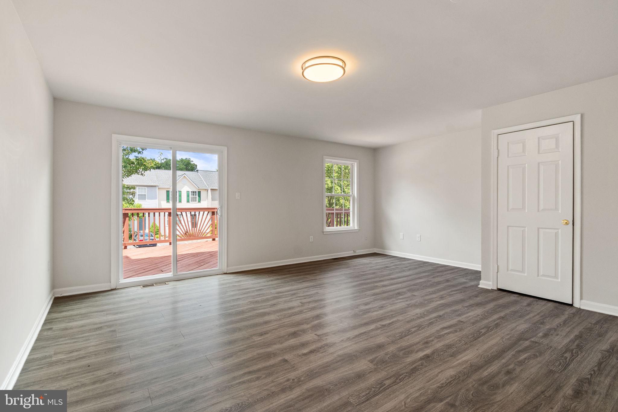 305 Moseby Ct