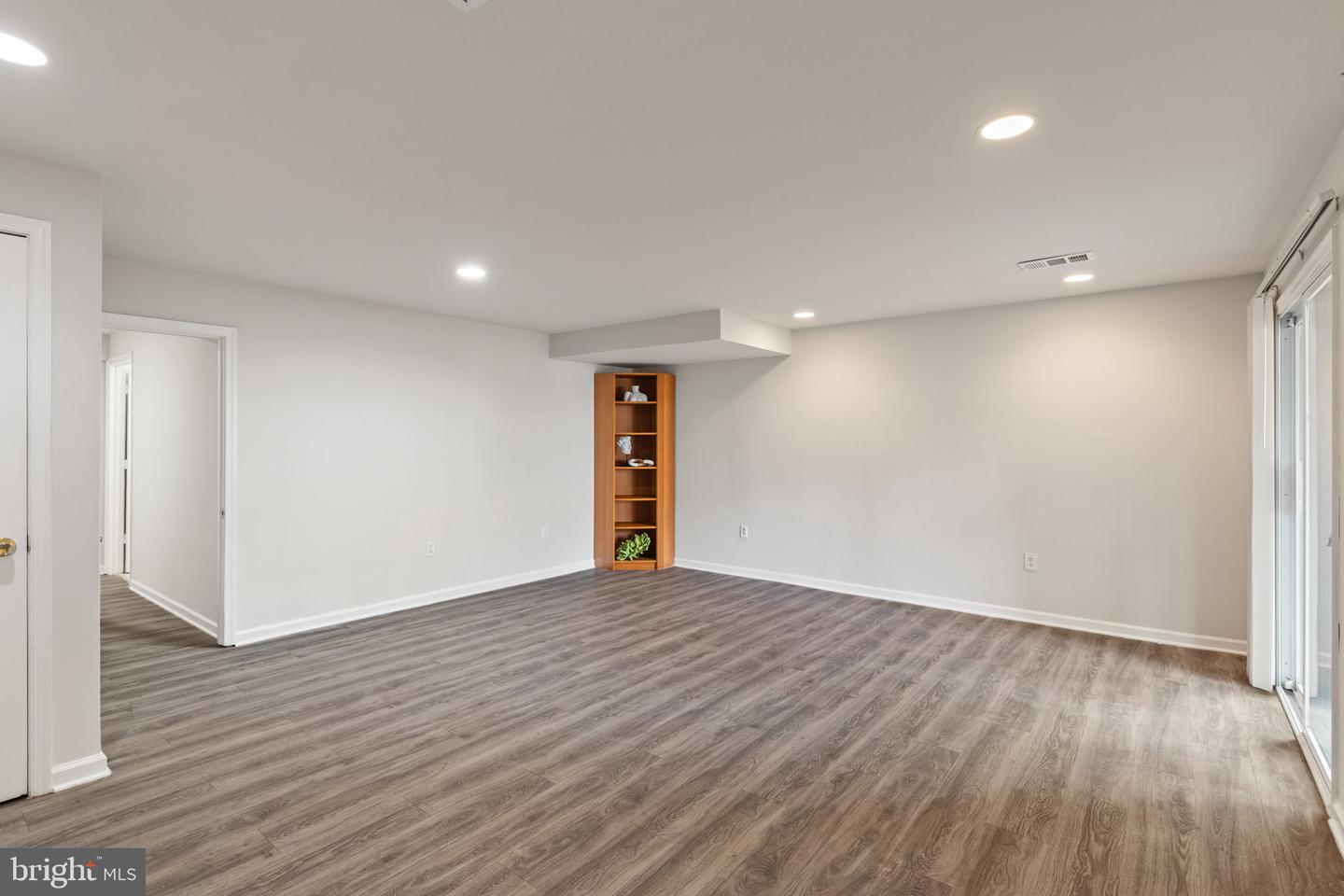 305 Moseby Ct