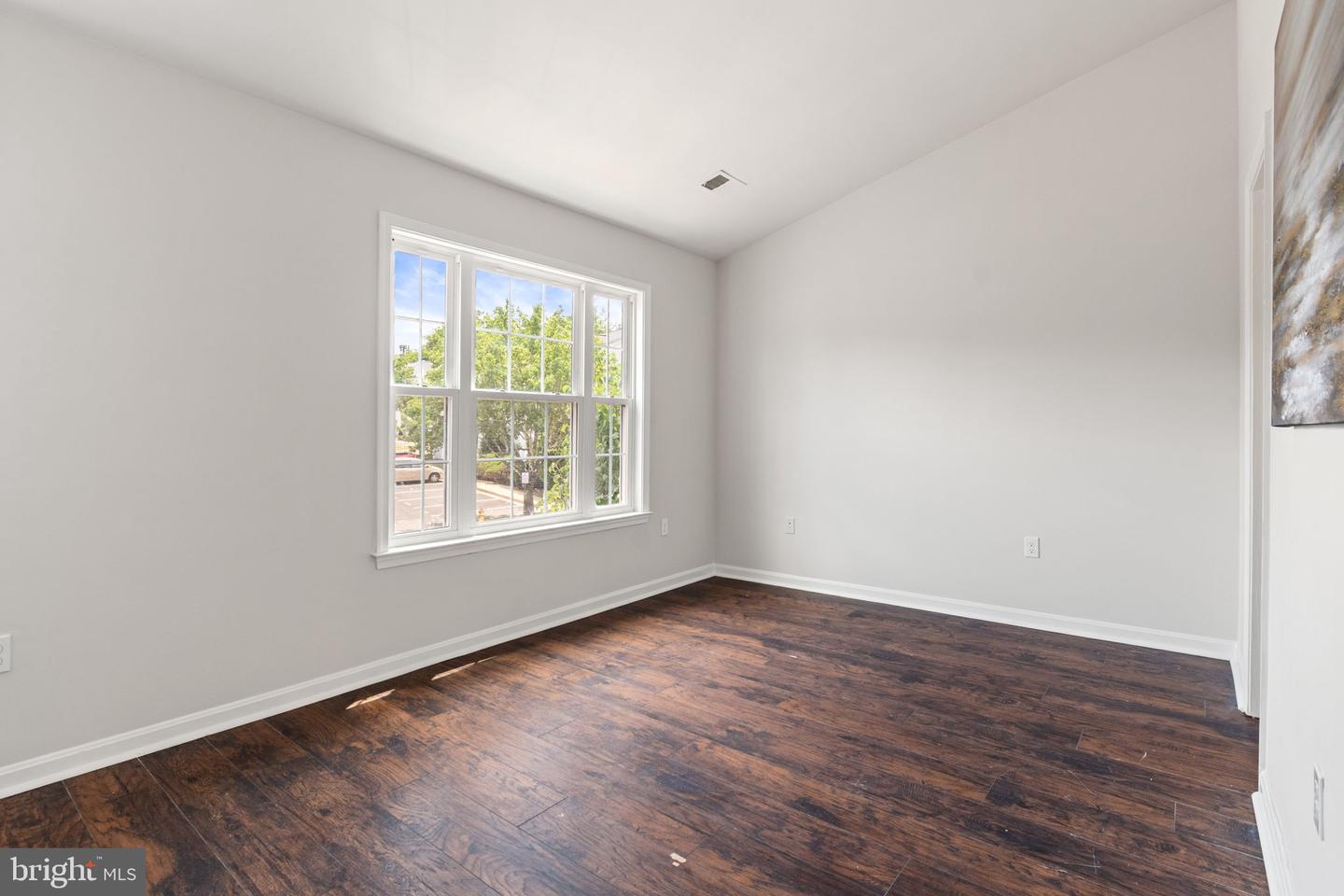 305 Moseby Ct